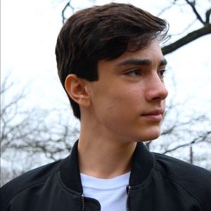 Meet your Posher, Vinicius